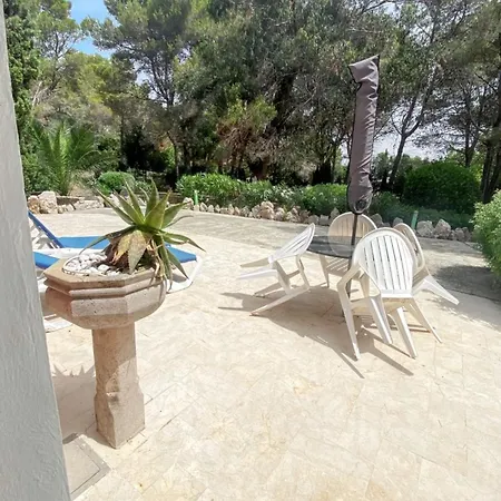 Experience The Charm Of From A Welcoming House With Mountain View Vakantiehuis